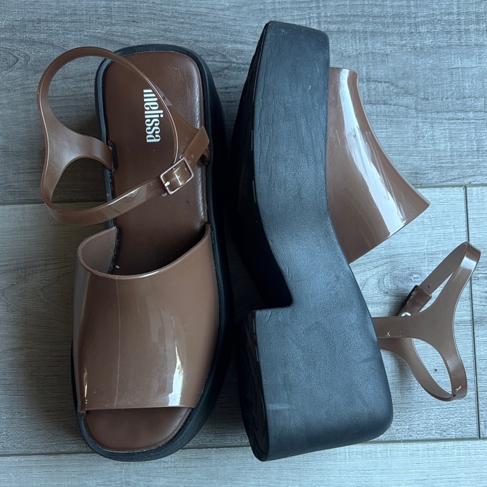 Melissa Pose Women's black and brown Platform Sandals